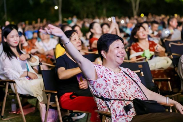 闵行“四季村晚”秋季专场来了，现场发布全区十大休闲街区