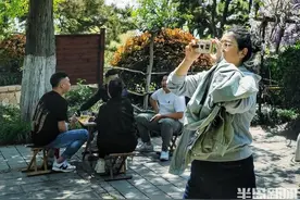 灯台花开，惬意树荫图片