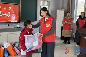 爱心接力，情暖校园图片