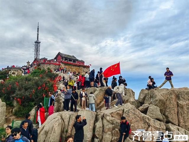 朝晖岱顶，国泰民安