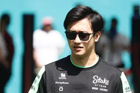 关注 | 周冠宇迎来个人第50场F1大奖赛 连续上演超车好戏最终排名第14图片