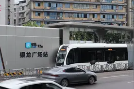 宜宾智轨T2线开通试运行 柏溪前往翠屏主城区仅需20分钟图片