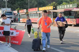 这所高校开学啦，特色“降暑大礼包”了解一下图片