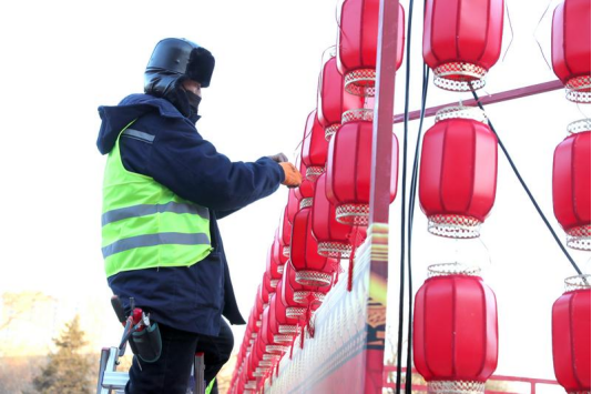 抢先看！马年迎春灯会布展正酣