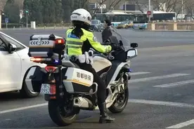 北京女铁骑，可不只是酷哦！图片