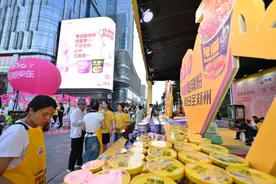 豫道携一线潮牌表白爆火，息县酸辣粉产业这样“双向奔赴”图片