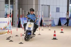 上海市第三届网约配送员职业技能竞赛 唯一女“骑手”夺冠图片