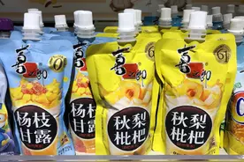 女子称网购喜之郎果冻吃出头发，商家回应：暂不接受第三方质询图片