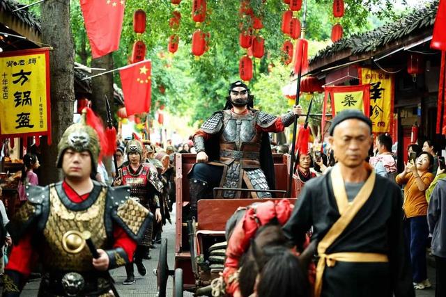 建设世界古城旅游目的地，四川阆中打好三张“牌”丨打赢经济发展翻身仗