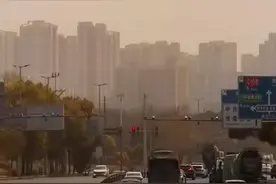 大风裹沙尘南下，成都沙尘天气将持续至29日，市民：在房间呼吸都感觉有沙子图片