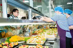 福州：“年代感”美食进校园  味蕾与青春一同绽放图片