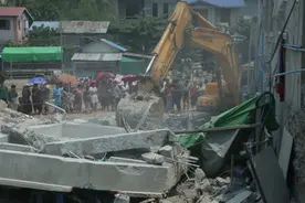 缅甸7.9级地震，1007人已遇难！外交部等多个政府大楼倒塌，多名官员死亡！机场塔台值班人员全部罹难！华侨称“有中国人被埋”图片