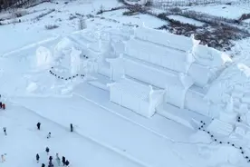 还原《盗墓笔记》场景 长白山“云顶天宫”正式对游客开放图片