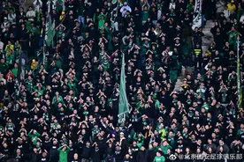 中超联赛第28轮，北京国安主场6比0战胜青岛海牛图片