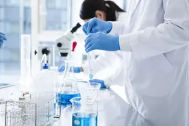 报告：临床医学本科生超半数读研，毕业五年后收入翻番图片