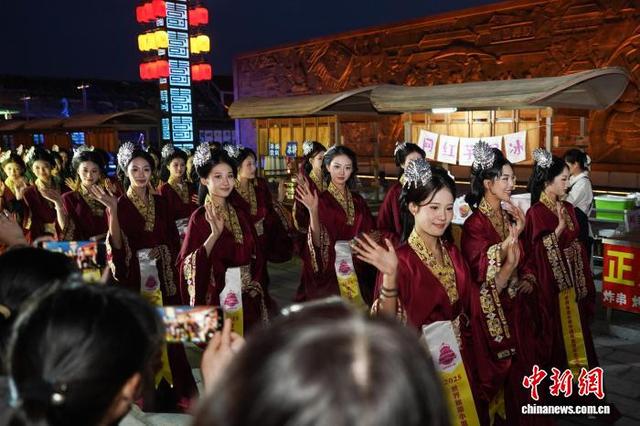 2025世界旅游小姐中国区总决赛入城仪式在安徽寿县古城举行