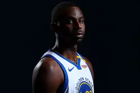 勇士队记：维金斯因身体不适缺席训练营首日图片