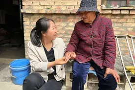 “张支书，你很漂亮！”图片