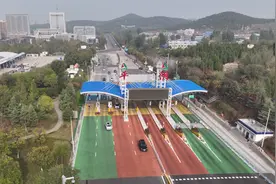 济广高速济南至菏泽段改扩建工程孝里互通至东平互通段恢复双向通行图片