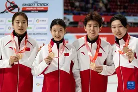短道速滑——世巡赛米兰站：女子3000米接力A组决赛赛况图片