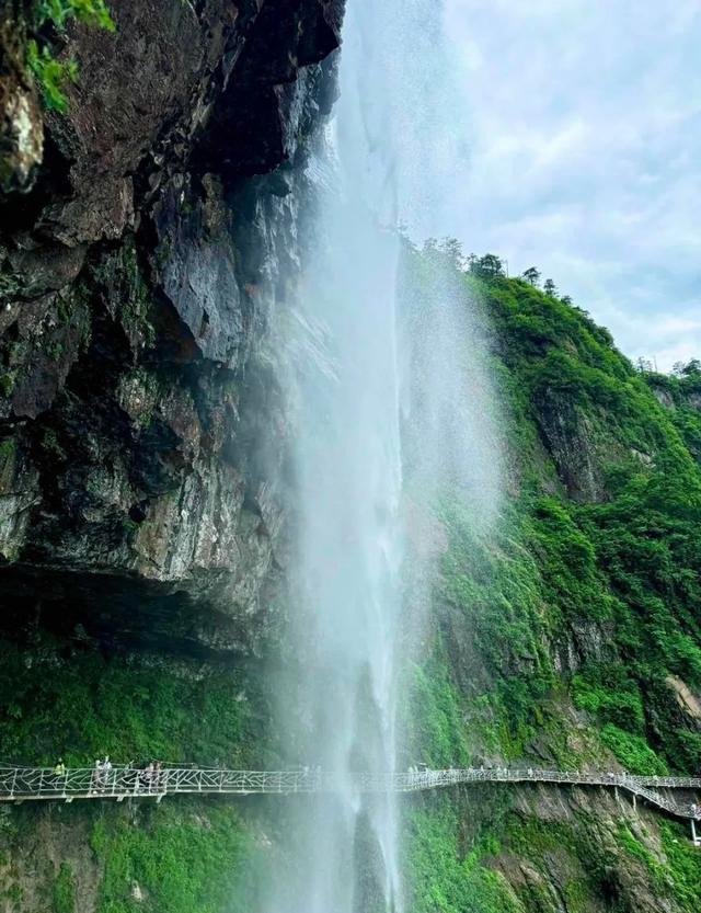 【直播倒计时1天】！你对夏日的所有幻想都在瓦屋山！