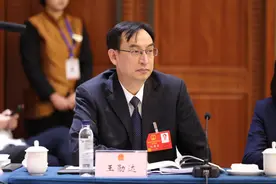 教育如何优质均衡？两位代表建议尝试新技术图片