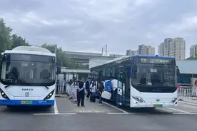 增开加班车，申崇各线全力以赴图片