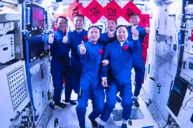 20年来18位中国人陆续飞向太空，中国航天员是怎样炼成的图片
