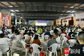 千屏同映苏超夜：厂房屏、商圈屏、村落屏，屏屏沸腾球迷心图片