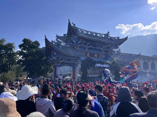 去大理挖色，吹吹海风，拍拍稻田，吃泡梨酸辣鱼