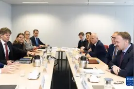 斯洛伐克总理表示考虑停止对乌克兰提供人道主义援助图片