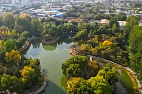 2024兰州马拉松跑遍兰州暨“体育赛事进景区、进街区、进商圈”系列活动花径生态跑今日鸣枪图片