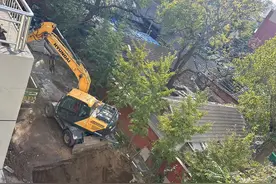 距离居民楼不足10米，无证“裸奔”的大坑回填了图片