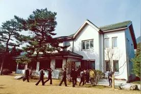 韩警方突袭搜查“安全屋”，尹锡悦戒严密谋地曝光！历任总统都在“政治密室”做什么？图片