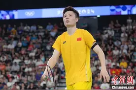 无缘奥运会羽毛球男单四强后，石宇奇道歉图片