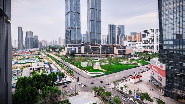 武汉滨江天街即将揭幕，打造华中商业新地标