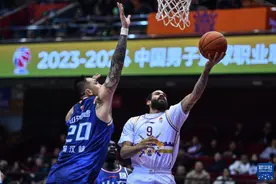 山东男篮赛季总结之二：防守退步、犯规多，打得好坏数据来说图片