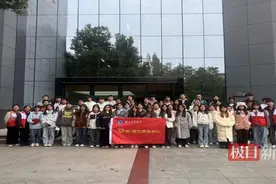 蓝天救援队走进湖北商贸学院，开展急救培训图片