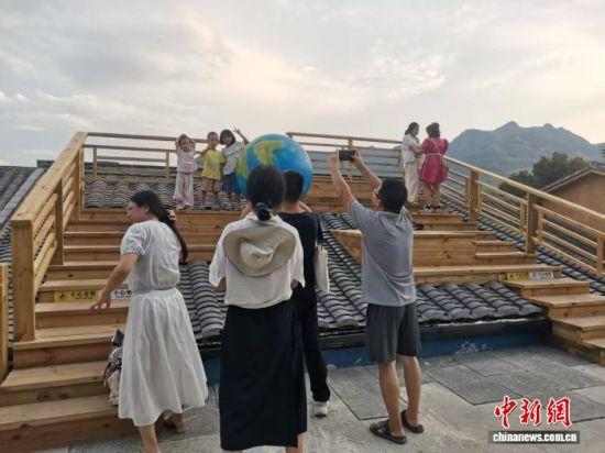 闽北“双节”“六香”之约推动文旅火爆 8天吸金34亿