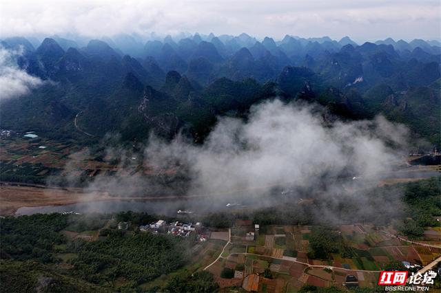 岁暖时刻丨桂林乌桕滩：晨露沾帐篷，午风摇竹影，暮色染峰林