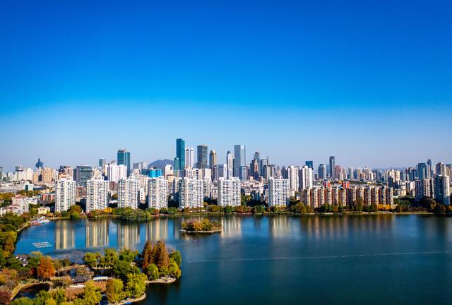 碧水蓝天，莫愁湖初冬好风光