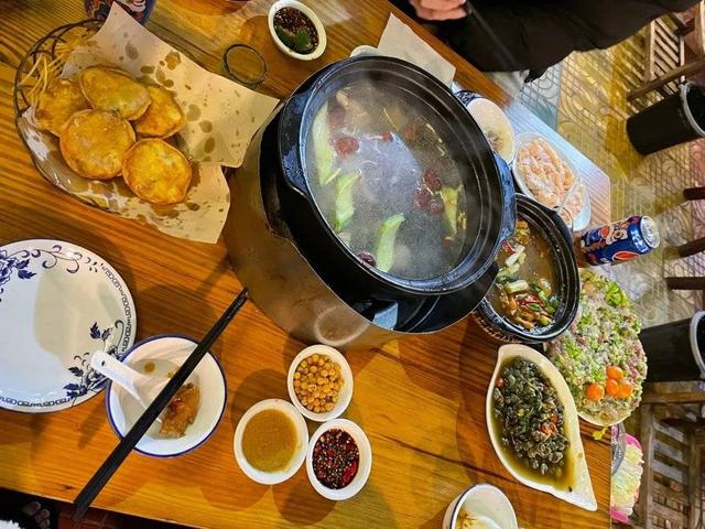 “深圳鸡煲排队王”怎么接连关店？