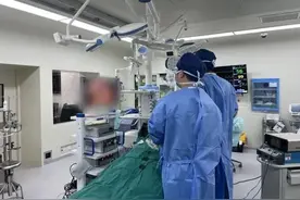 一次麻醉，同台搞定两种手术！同仁医院精准治疗胆石症图片