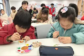 世界名画秒变冰箱贴，这个社区的娃娃们创意满格图片