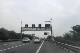 成都绕城高速可借用应急车道 哪些路段？什么时段？听交警解读图片
