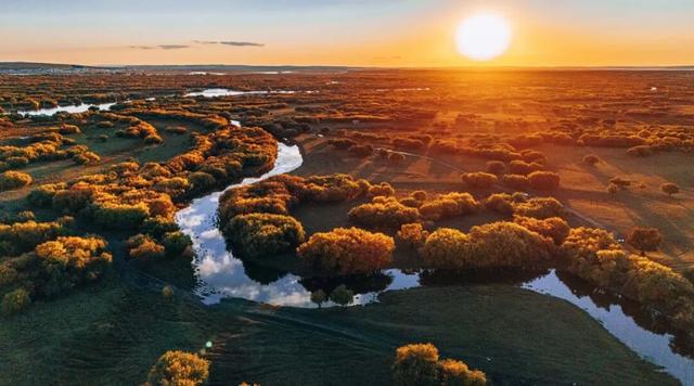 欢迎来到，秋天的廊道