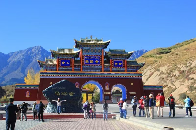 曝甘肃马蹄寺景区收300元“过路费”
