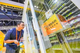 美团24小时智慧药房，实现机械臂自动分拣药品图片