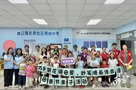 簪花、糖画、非遗手作，黄江各社区开展母亲节活动图片