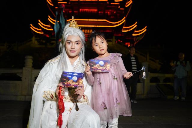 “神仙”齐聚蛇山，《夜上黄鹤楼》开启“东方幻梦”神话夜